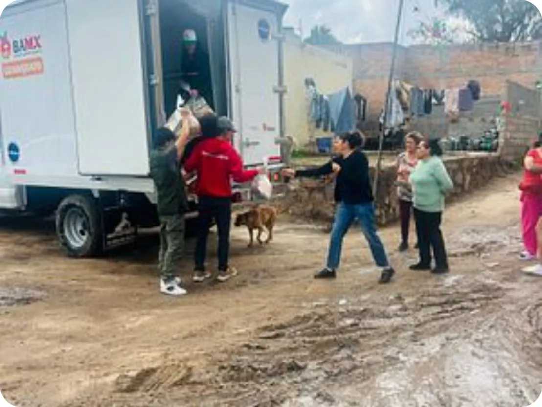 Entrega de apoyo en Ocampo
